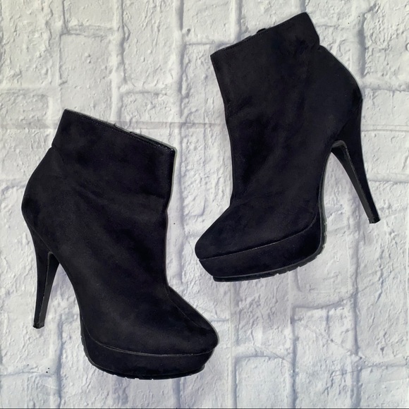 Steve Madden Shoes - Steve Madden Black Suede Heeled Booties - Size 8